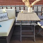 Ankerplatz Wiek Mit Eigener Sauna Und Fahrradgarage Apartmán Wiek auf Rügen