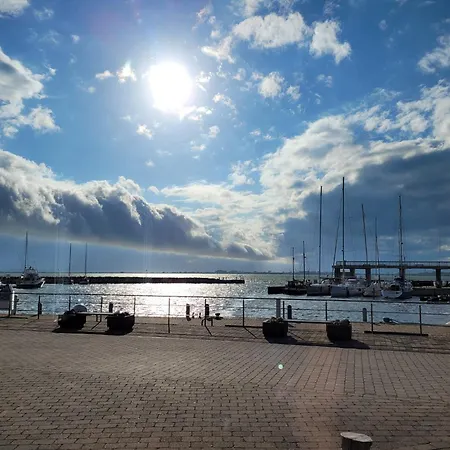 Ankerplatz Wiek Mit Eigener Sauna Und Fahrradgarage Inkl Waeschepaket Lägenhet Wiek auf Rügen