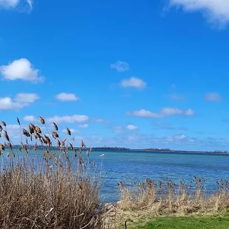 Lägenhet Ankerplatz Wiek Mit Eigener Sauna Und Fahrradgarage Inkl Waeschepaket Wiek auf Rügen