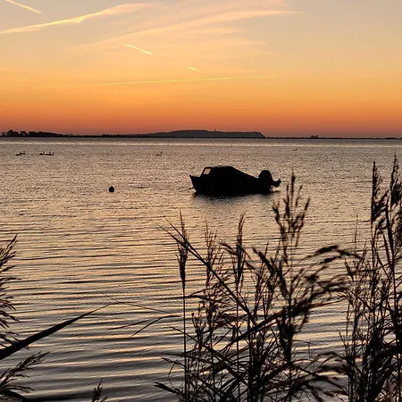 Ankerplatz Wiek Mit Eigener Sauna Und Fahrradgarage Inkl Waeschepaket Lägenhet Wiek auf Rügen